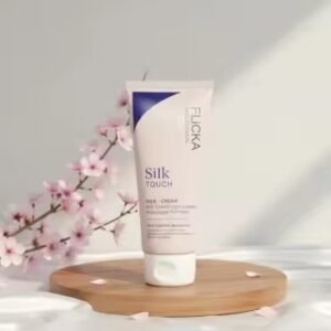 FLiCKA Silk Touch 3‑In‑1 Moisturizer & Primer | Hydrating, Lightweight, Long‑Lasting | Pore Minimizer | 60g